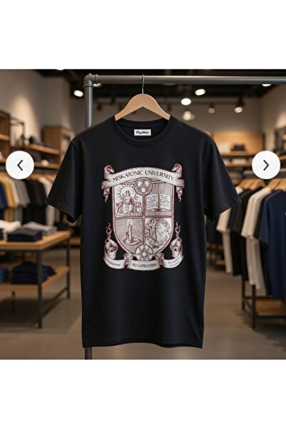 playwear Široka unisex majica sa dizajnom grba Univerziteta Miskatonic