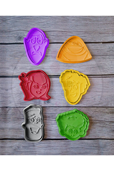 Bi'şeyler Sepeti قالب بسكويت بتصميم فندق ترانسيلفانيا - قطاعة بسكويت بـ 6 أشك...