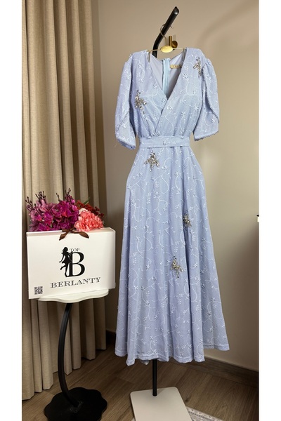 TOP BERLANTY The embroidered "sky blue" evening dress – elegance overflowing ...