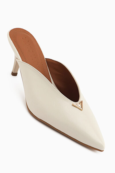 Limoya Gia Beige Closed Toe Heeled Women's Slippers