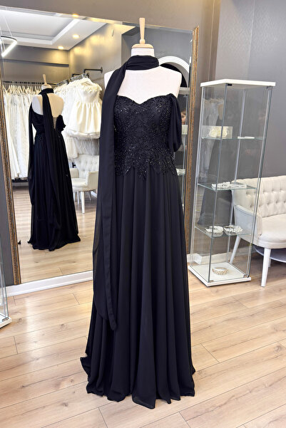 Lenta Moda Siyah Dantel Kaplama Düşük Kol Şal Detaylı Şifon Abiye Elbise