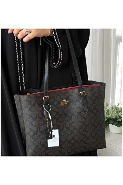 Generic Shoulder bag with accessories