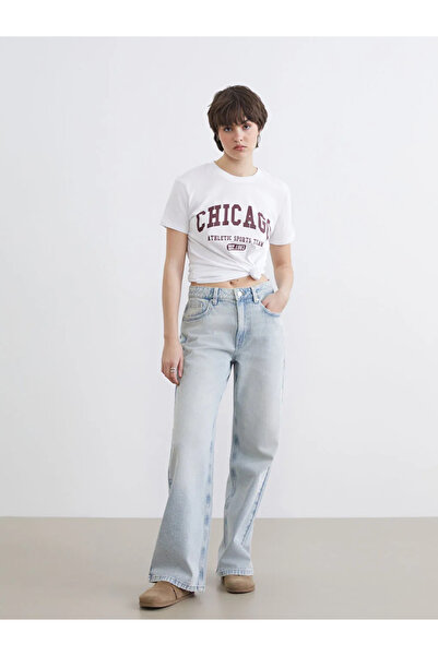 LC Waikiki Λευκό γυναικείο μπλουζάκι με λαιμόκοψη ποδηλάτου και στάμπα Chicago