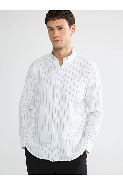 LC Waikiki Λευκό ανδρικό πουκάμισο Oxford με ρίγες κανονικής εφαρμογής