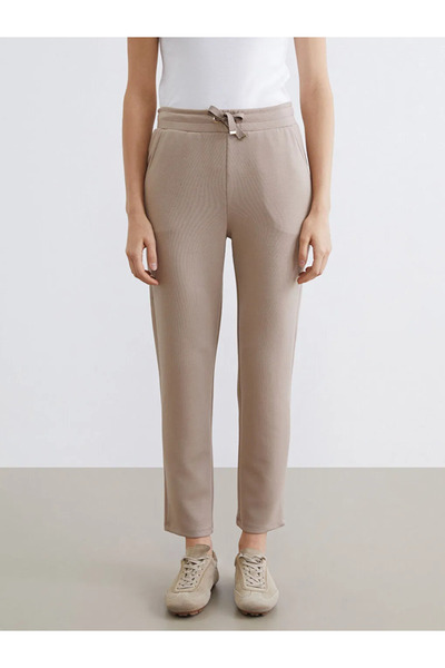 LC Waikiki Γυναικείο παντελόνι με ελαστική μέση σε μπεζ χρώμα