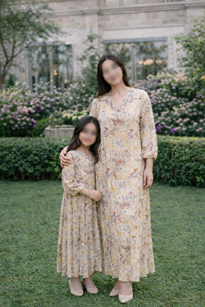 RONZA Mother and daughter jalabiya with embroidered pleats