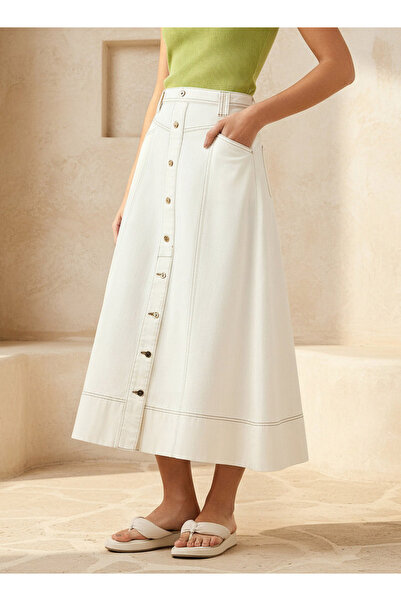 Lee Cooper تنورة متوسطة الطول من دنيم قطن بتصميم A-تنورة بقصة الجرس مع تفاصيل...