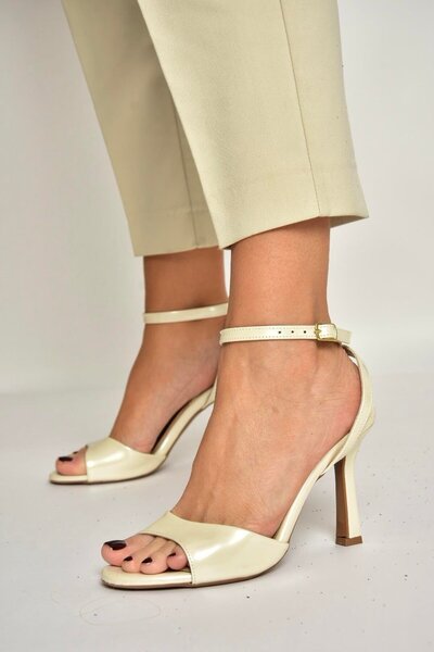 Fox Shoes Y997264608 Patent Leather Thick Heeled Shoes