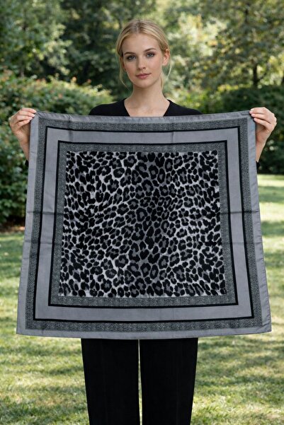 Axesoire 15338 Sa leopard dezenom Siva bandana marama 90x90 cm
