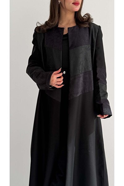 AYA MW2041 - Blazer abaya with the addition of three fabrics to give an elega...