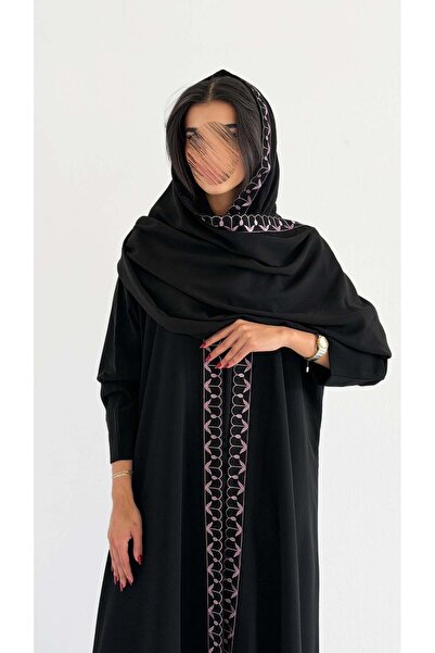 AYA MWT1018 - عبايه اسود مع تطريز من الامام