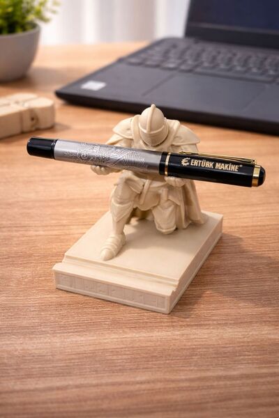 Pavira حامل قلم سيد الفرسان المخلص باللون البيج