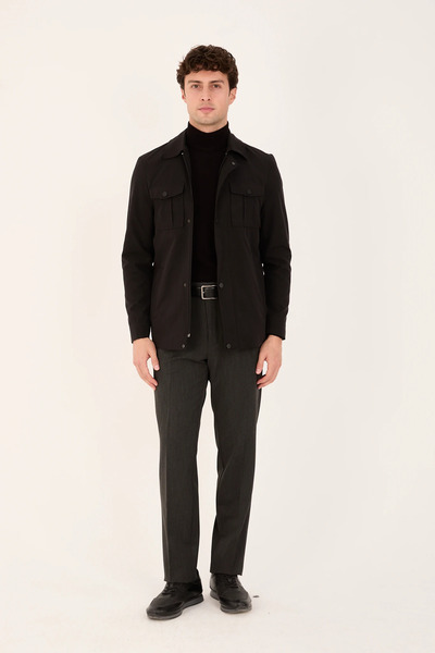 The Tailor Classics معطف قصير للرجال بتفاصيل جيبية