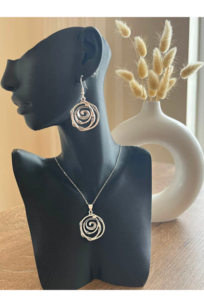 Büyük Hanım Geometric Motif Metal Necklace Earring Set