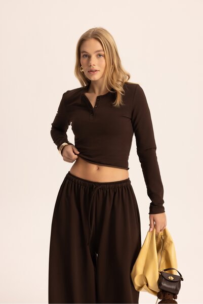 MAI STUDIOS CO. Туара Basic кафе тренировъчен костюм