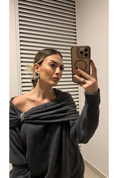 Duya Butik ANTRASİT MADONNA YAKA KAZAK