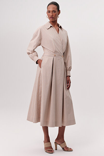 Exquise فستان ميدي عادي بياقة مزدوجة الصدر وخصر مطاطي وجيوب