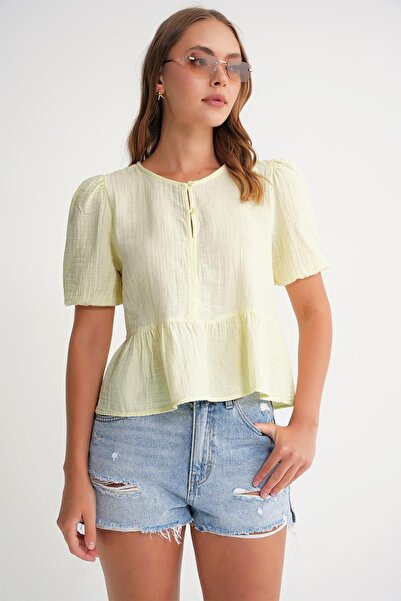 Hiccup Mixray textured muslin blouse with round collar and button closure