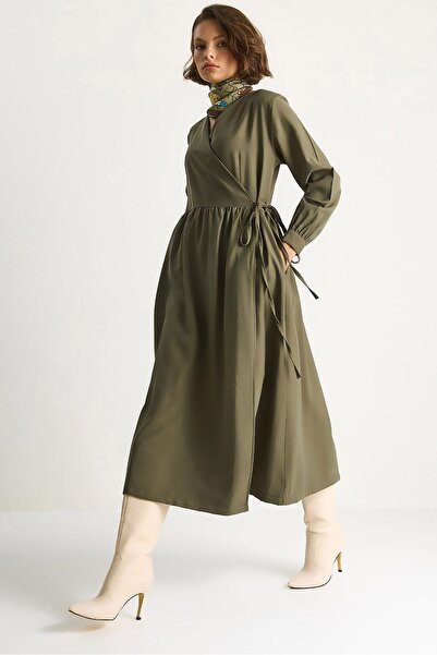 Hiccup Long dress with high collar and ruffles LUCCI