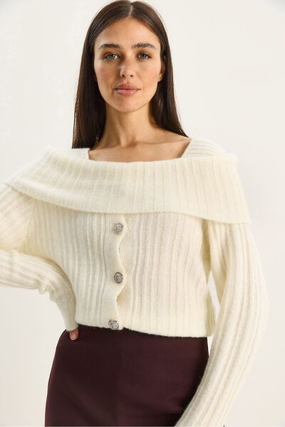 Hiccup LUCCI chunky knitted sweater with Madonna collar and buttons