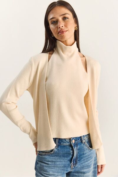Hiccup Ribbed high-neck blouse with half-length cutout
