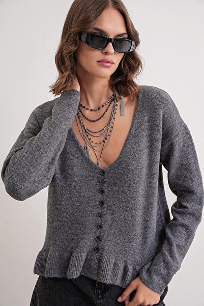 Hiccup Mixray thin knit top with V-neck and button detail