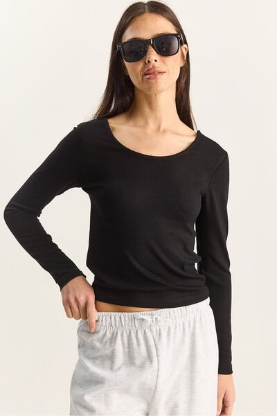 Hiccup Knitted blouse with U-neck and Slim Fit LUCCI
