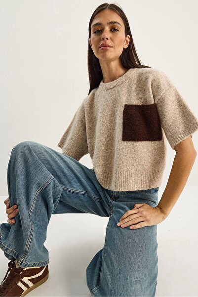 Hiccup Knitted sweater with Oversized round collar and Functional Pocket LUCCI