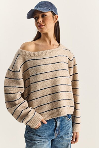 Hiccup LUCCI oversized Striped knitted sweater with asymmetric collar