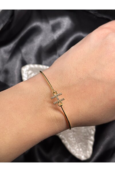 Sweet bunny Minimal Gold Color Thin Cuff Bracelet – Elegant and Timeless Design