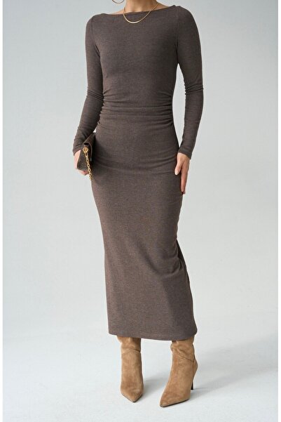 By Hanife Beyazateş KADIN YANI DRAPELİ KAHVE MAXİ ELBİSE