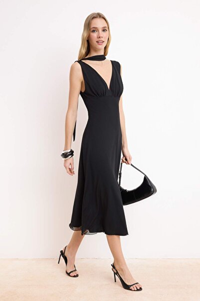 Trendyol Collection Schwarzes Animal-Kleid in A-Linie/Glockenform, zweireihig...