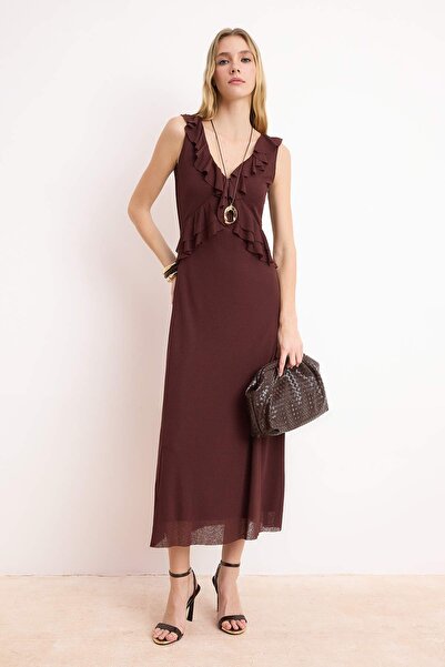 Trendyol Collection Καφέ φόρεμα σε γραμμή Α/σχήμα καμπάνα με λαιμόκοψη V, αμά...