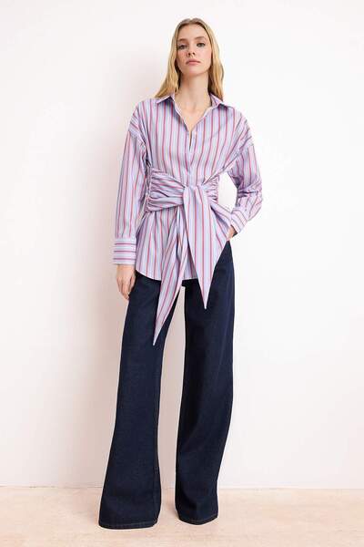 Trendyol Collection Cămașă cu dungi albastre-multicolore și detaliu de legare...