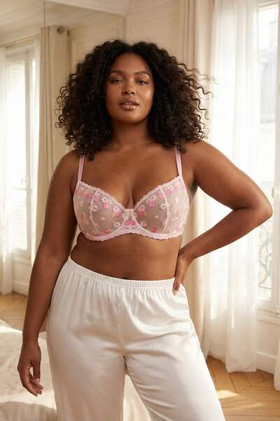 Trendyol Curve Sutien de mărime mare, fără capac, din dantelă florală roz TBB...