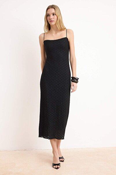 Trendyol Collection Rochie tricotată midi cu bretele bodycone/body din dantel...