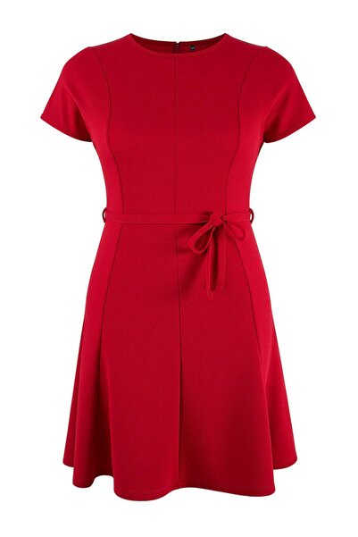 Trendyol Curve Rochie roșie cu guler rotund bretele, scurtă/mini, mărime mare...