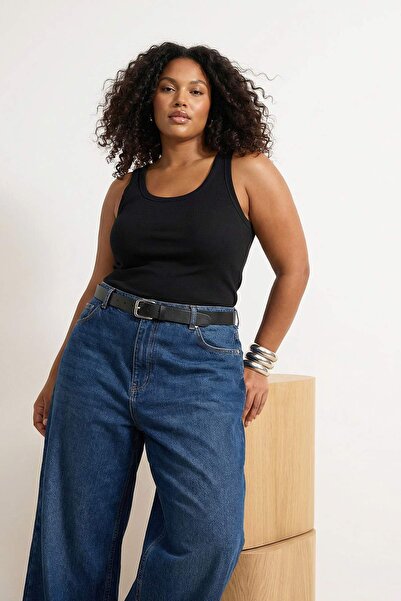 Trendyol Curve قميص أسود بدون أكمام ذو ياقة بولو محبوك مقاس كبير TBBSS26CV00009