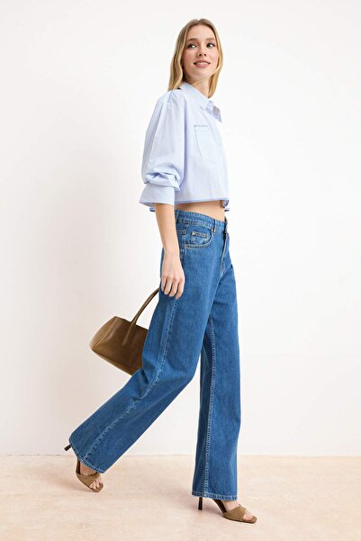 Trendyol Kollektion Blaue, drapierte, saisonale High-Waist-Jeans aus 100 % Ba...