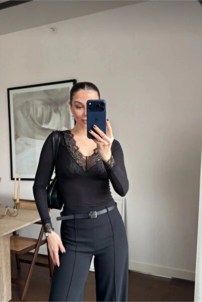 Safgiyim44 Lace Detail on Sleeves and Collar Blouse - Black