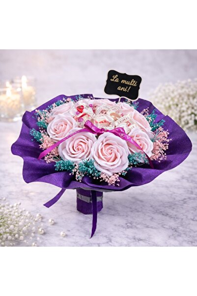 velve Buchet cadou Delice "La multi ani!",9 trandafiri de sapun, broom crioge...