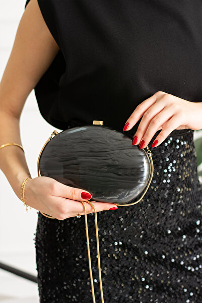 Benedetta Kadın Kemik Akrilik Gold Detaylı Zincirli Omuz Çantası