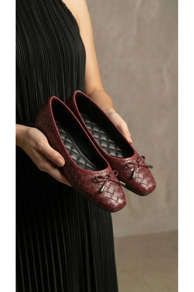 Beyond Жіночі бордові балетки з бантиком і візерунком у вигляді плетіння, каб...