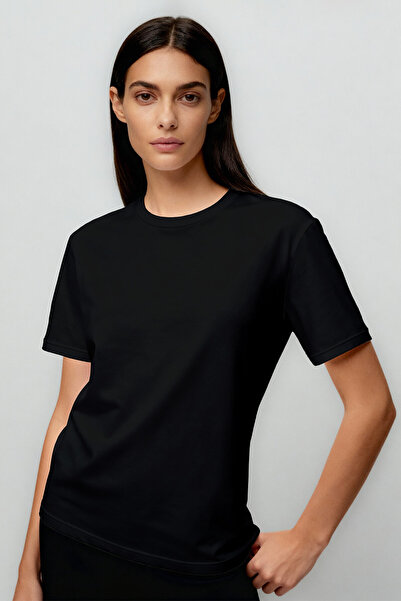 TOMMY LIFE Μαύρο γυναικείο μπλουζάκι με λαιμόκοψη σε σχήμα O - 97311