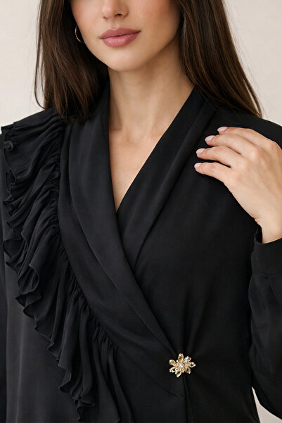 Setre Черна блуза с дълги ръкави, кръстосано закопчаване и детайли на яката