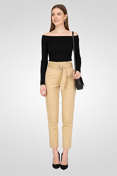 Calvin Klein بنطلون نسائي عادي بقصة عادية، قابل للتمدد، بلون بني فاتح