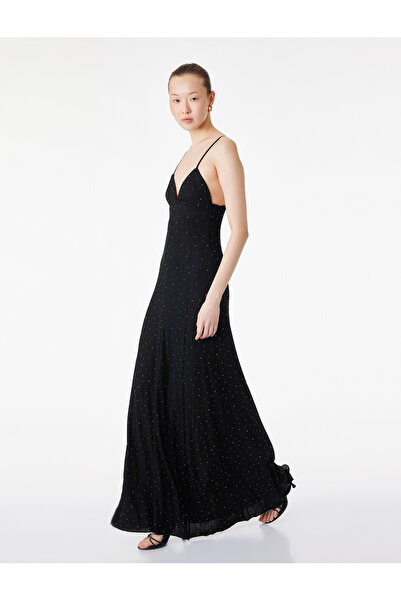 Koton فستان سليم فيت بياقة على شكل V وأحزمة طويلة مرصعة بالأحجار