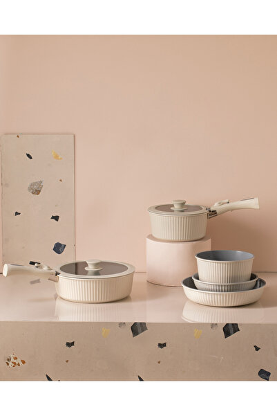 Madame Coco Benard 9 Piece Cookware Set - Soft Ecru