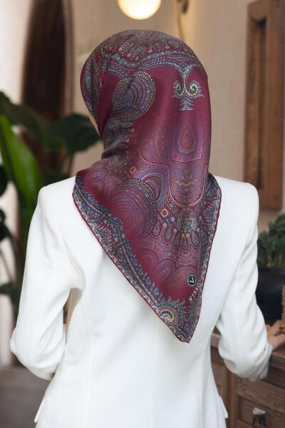 Vissona %100 Twill İpek Şal Desenli Bordo Renkli 90x90 Eşarp Dikim Şekli : El...