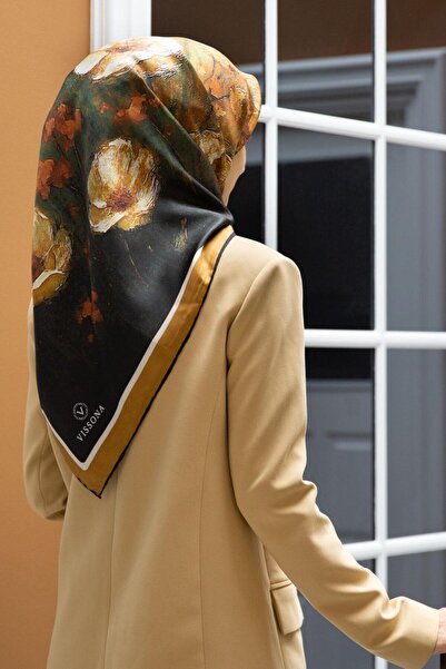 Vissona %100 Twill İpek Yağlı Boya Çiçek Desenli Bej - Haki Renkli 90x90 Eşar...